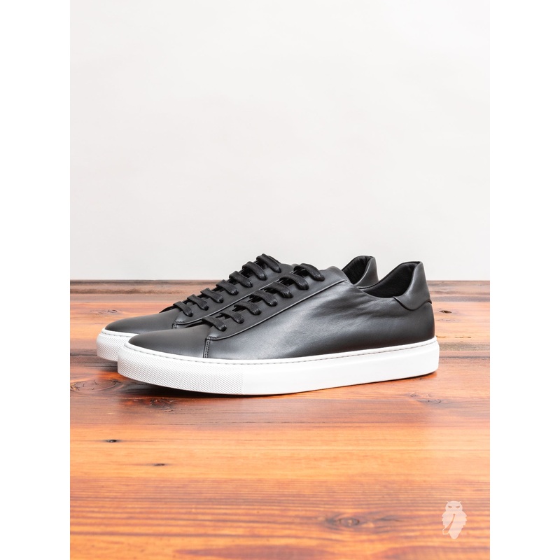 Court Low-Top Sneaker in Black