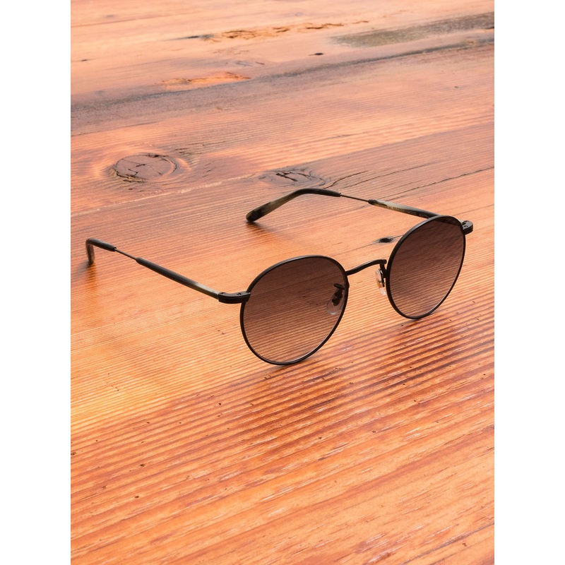 Wilson Sunglasses in Black|One Size