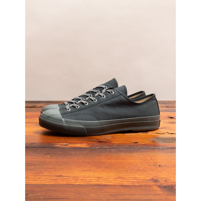 Gym Court Sneaker in Blue Green