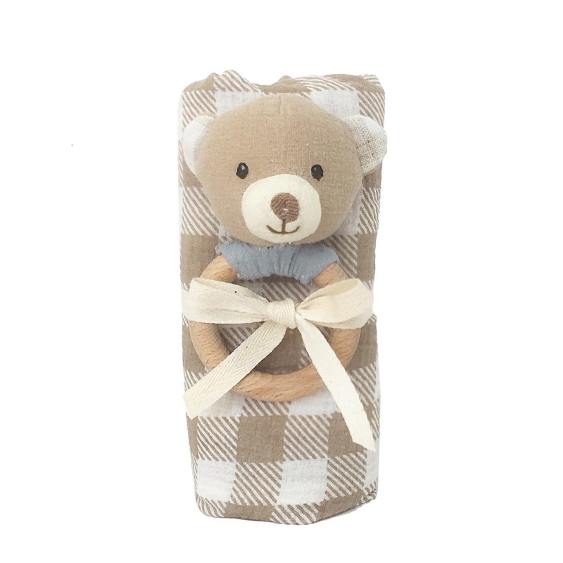 GINGHAM MUSLIN AND BEAR WOOD RATTLE GIFT SET