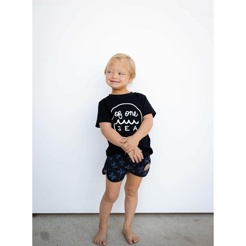 Kids Logo Tee in Black|1T|2T|4T (3/4)|6T (5/6)|8Y (7/8)|10Y (9/10)|12Y (11/12)|Black
