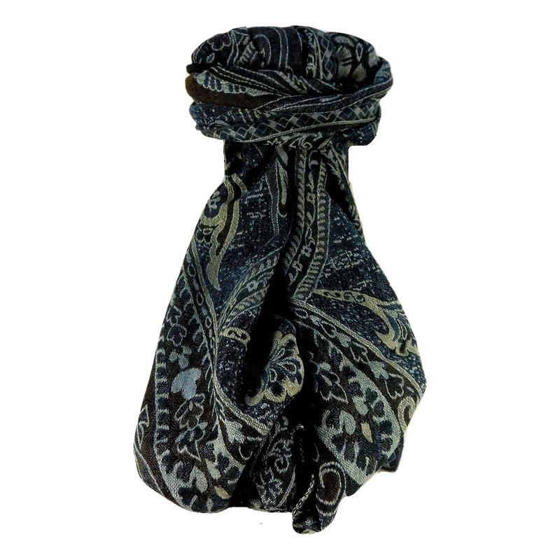 Muffler Scarf 3813 in Fine Pashmina Wool from the Heritage Range by Pashmina & Silk | Fruugo SG